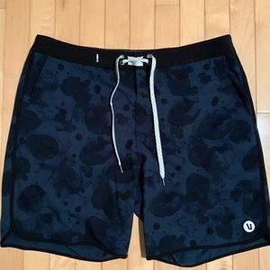 Vuori Board Shorts, mens size 34